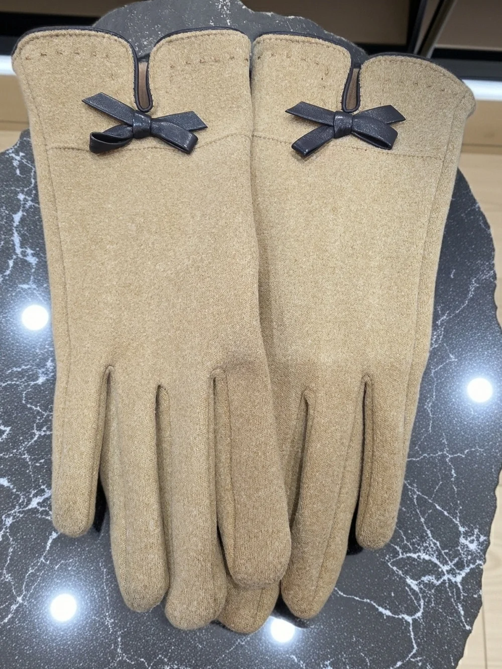 Elegant Camel Tan Winter Gloves with Black Bow